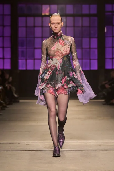 Look 33